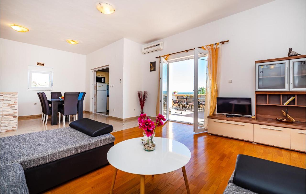 Beautiful Apartment In Maslenica With Kitchen Екстер'єр фото