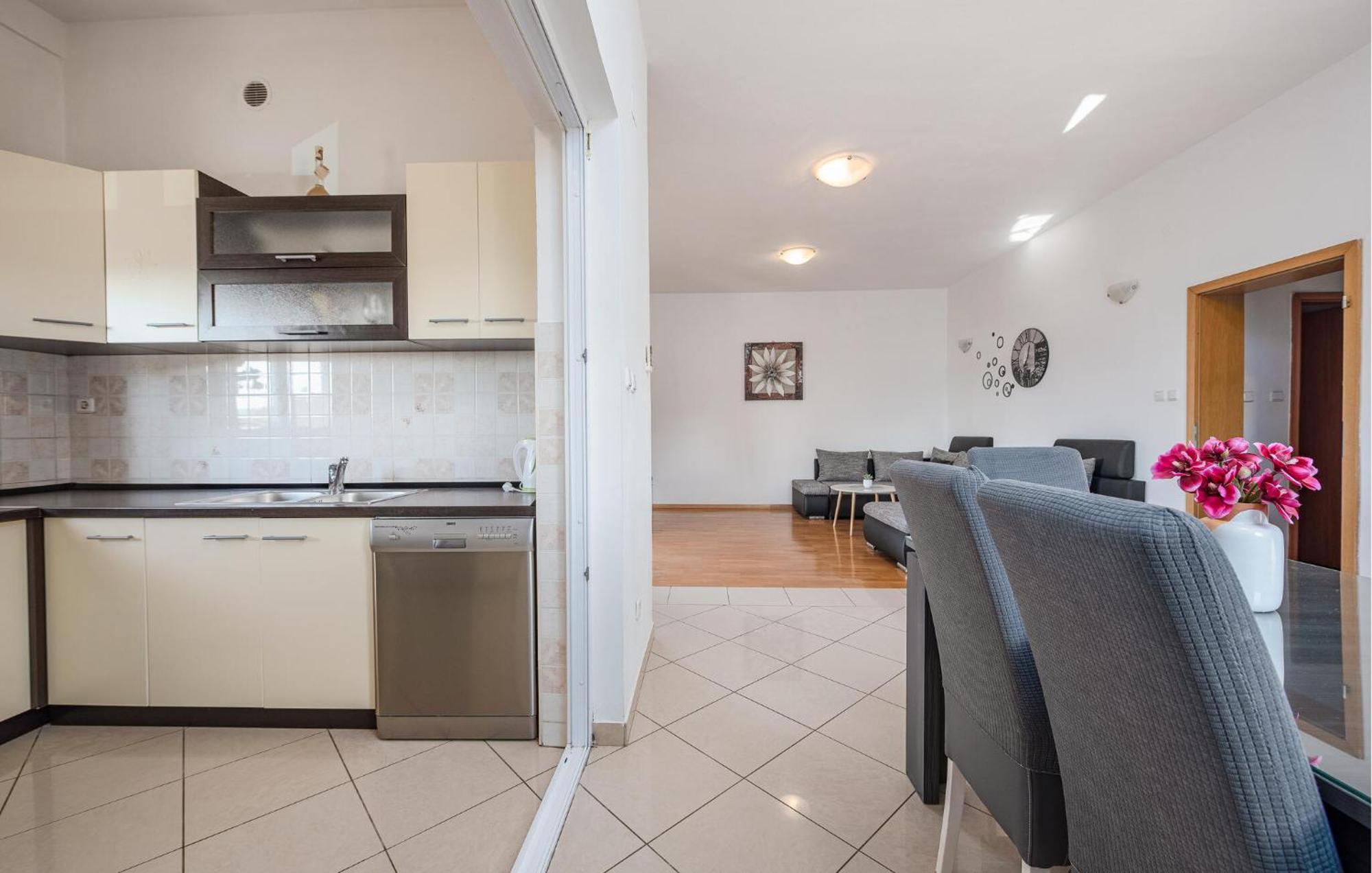 Beautiful Apartment In Maslenica With Kitchen Екстер'єр фото
