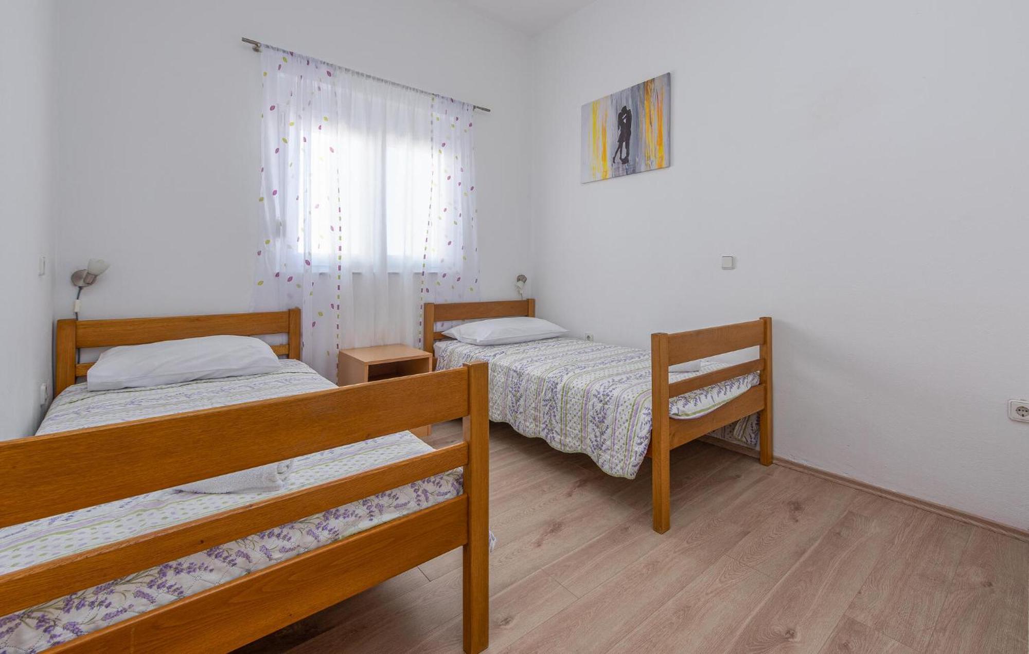 Beautiful Apartment In Maslenica With Kitchen Екстер'єр фото