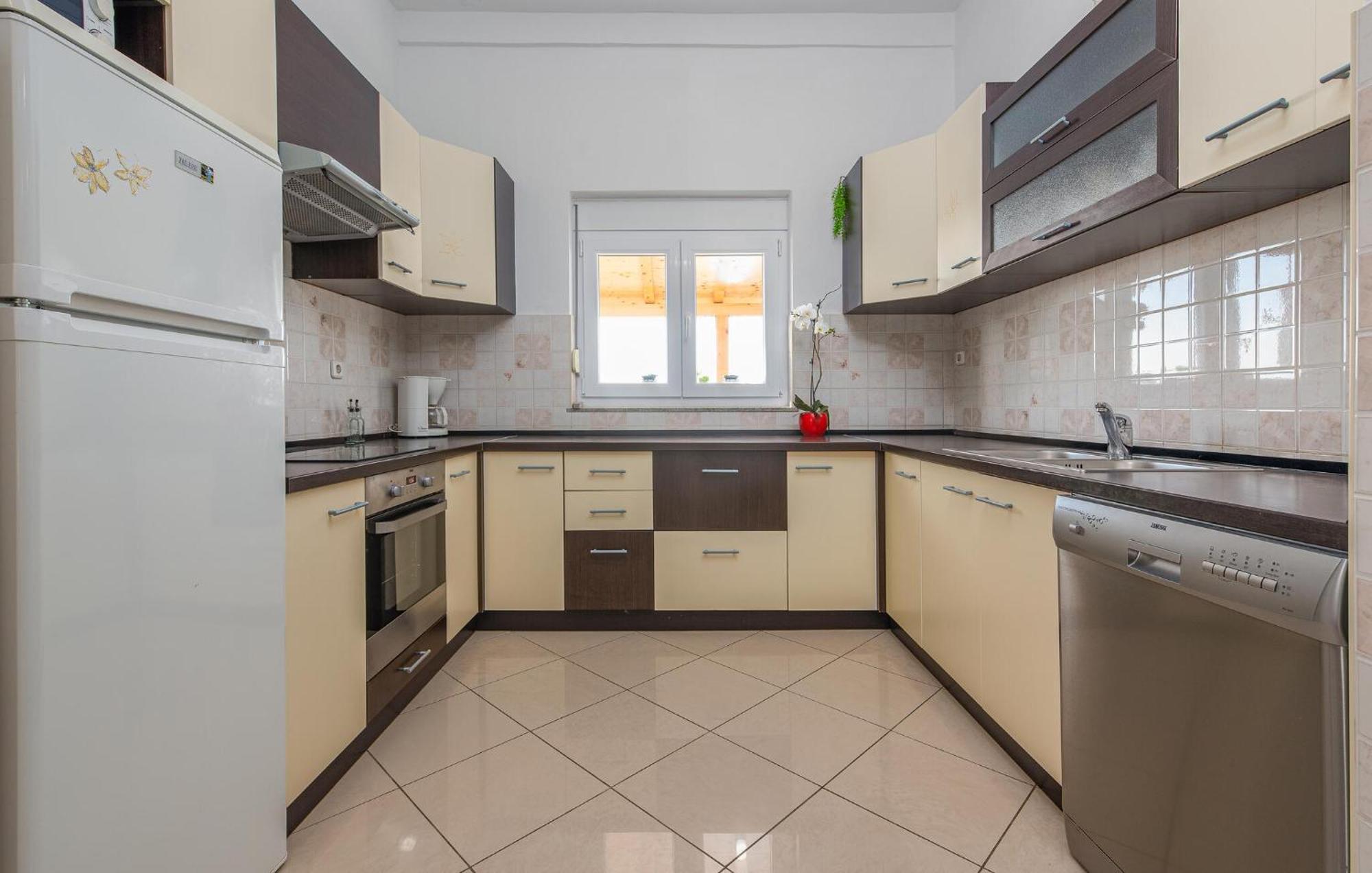 Beautiful Apartment In Maslenica With Kitchen Екстер'єр фото