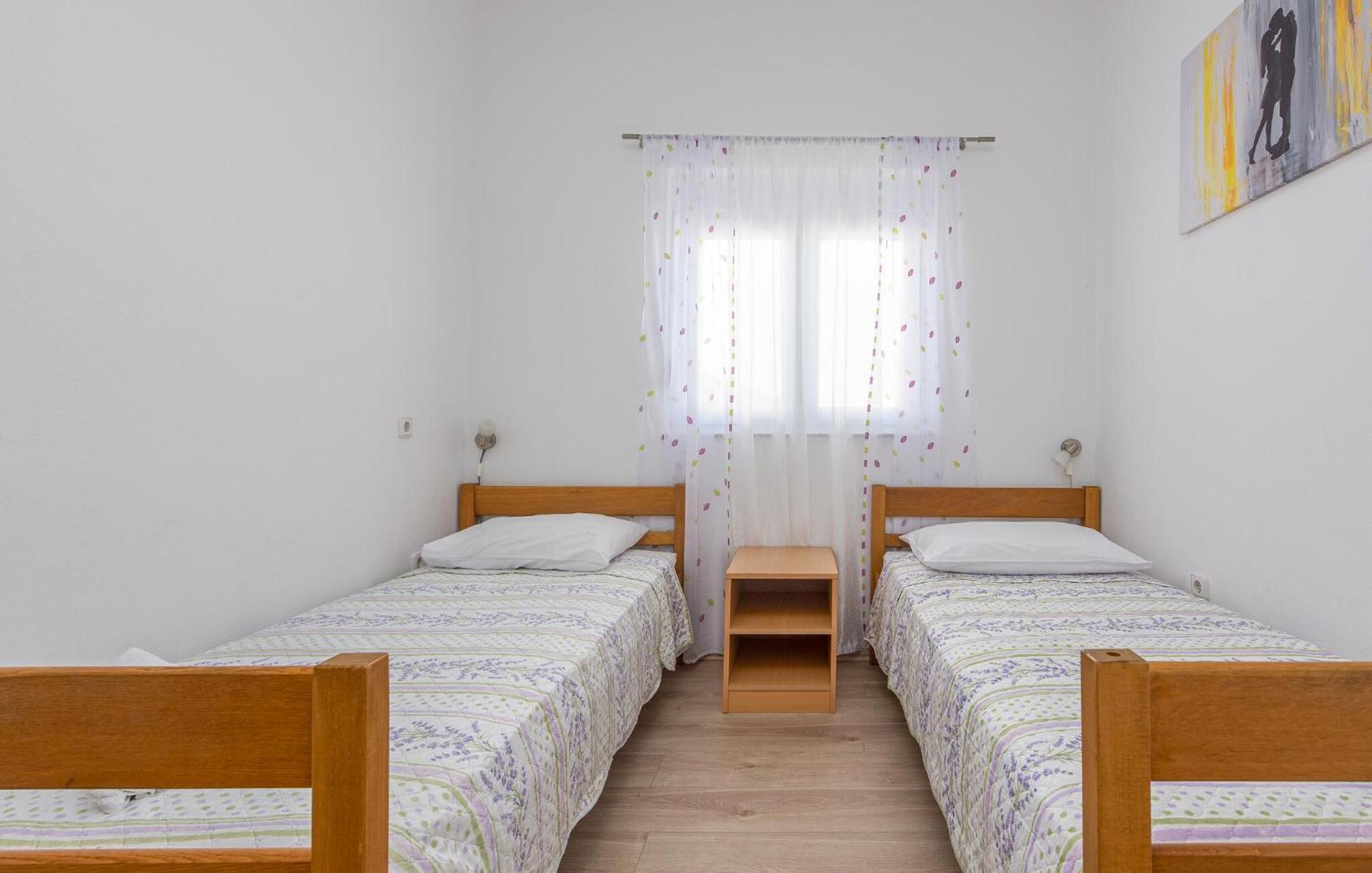 Beautiful Apartment In Maslenica With Kitchen Екстер'єр фото
