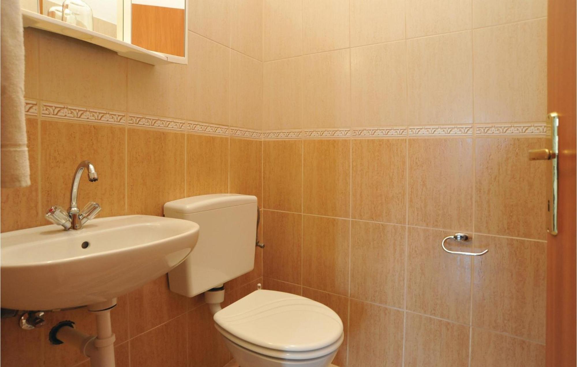 Beautiful Apartment In Maslenica With Kitchen Екстер'єр фото